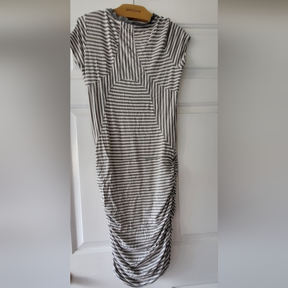 Athleta Topanga Grey Striped Tee Shirt Dress size Small - Picture 5 of 6